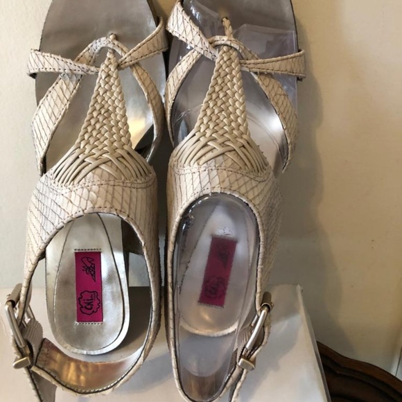 Chi by Carlos Falchi "THALIA" Beige Wedges 8.5M - Picture 3 of 8